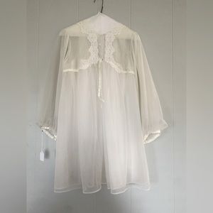 1950’s Vintage Nightgown/RobePegnoir set
